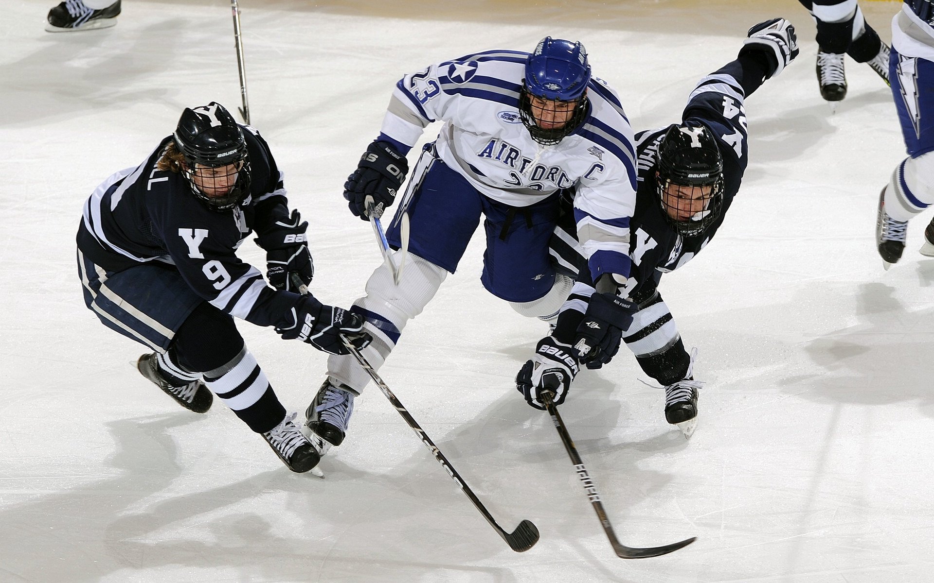 意甲球员在高压比赛中的情绪波动与表现关系研究